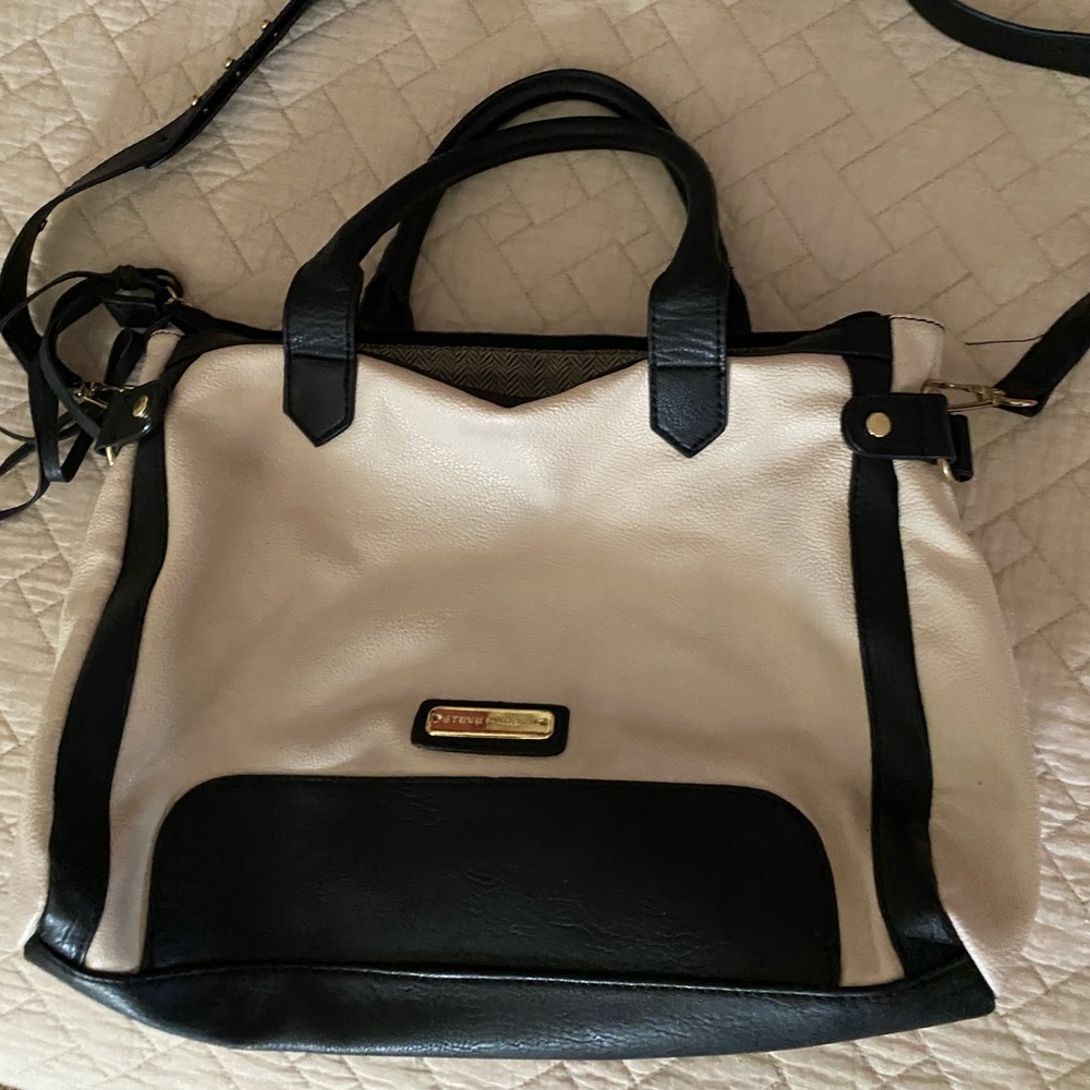 Steve Madden purse. Removable shoulder strap